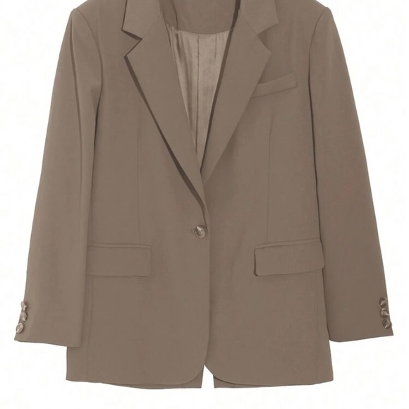 Elegant Women's Beige Blazer - Picture 4 of 8